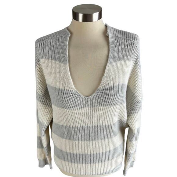 Jun & Ivy Open Back Knot V Neck Sweater Gray Stripe Small - Picture 2 of 9